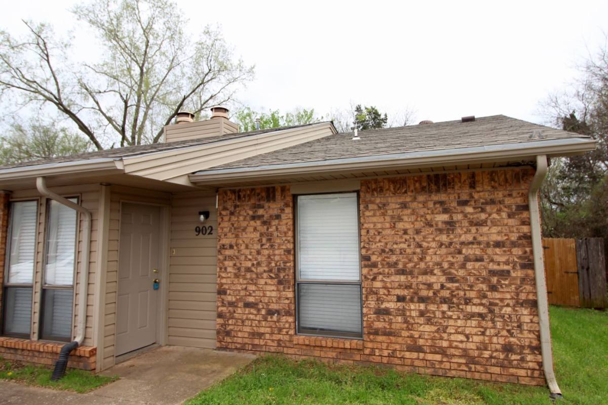 Apartment for rent at 900-902 Acacia Circle, Noble, OK 73068