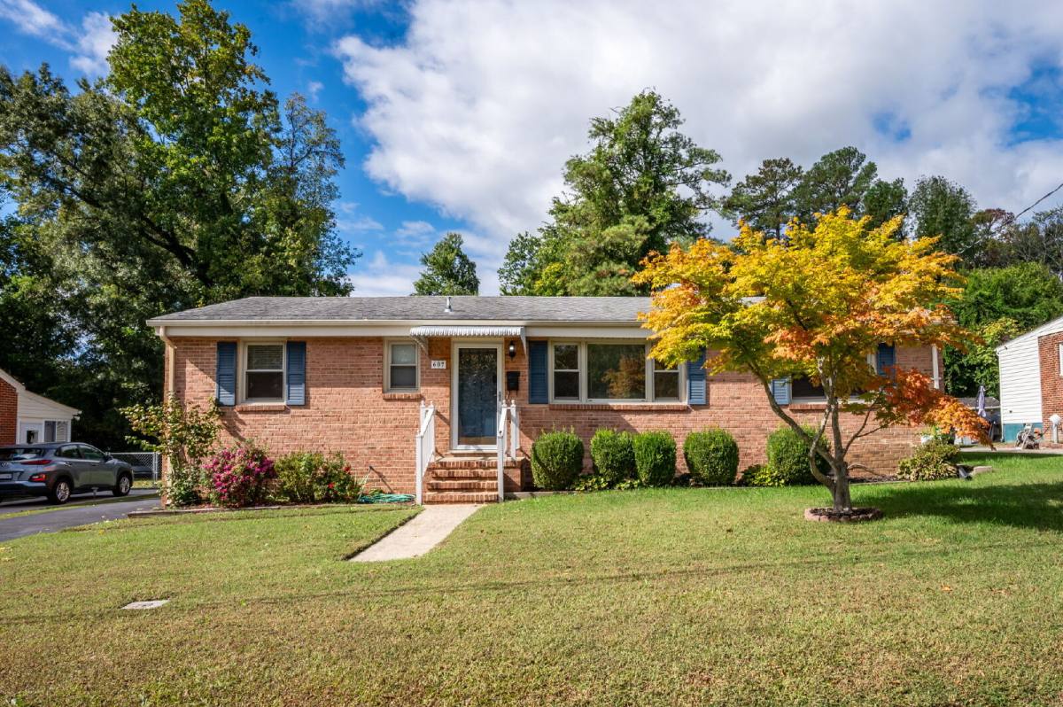 House for rent at 607 Old Town Dr, Colonial Heights, VA 23834