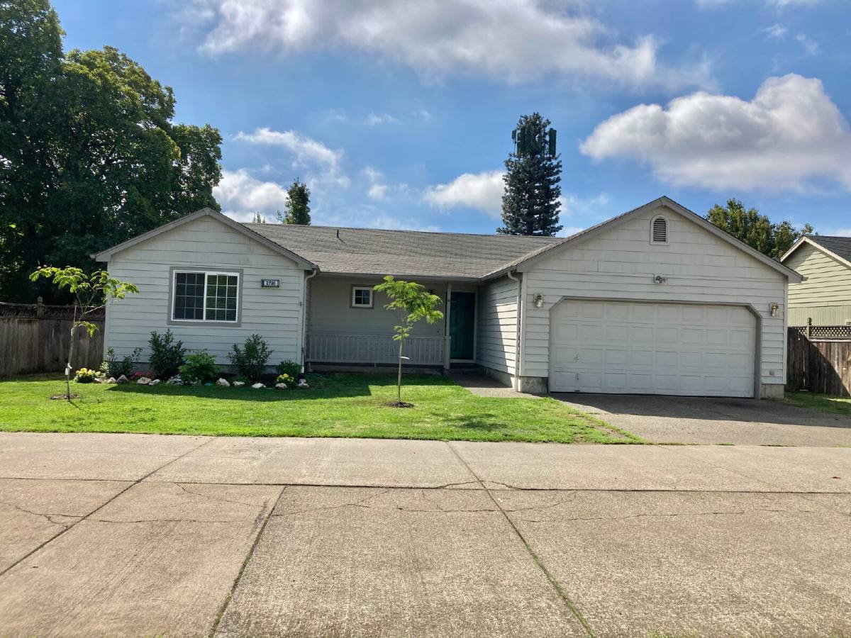 House for rent at 2786 Stark St, Eugene, OR 97404
