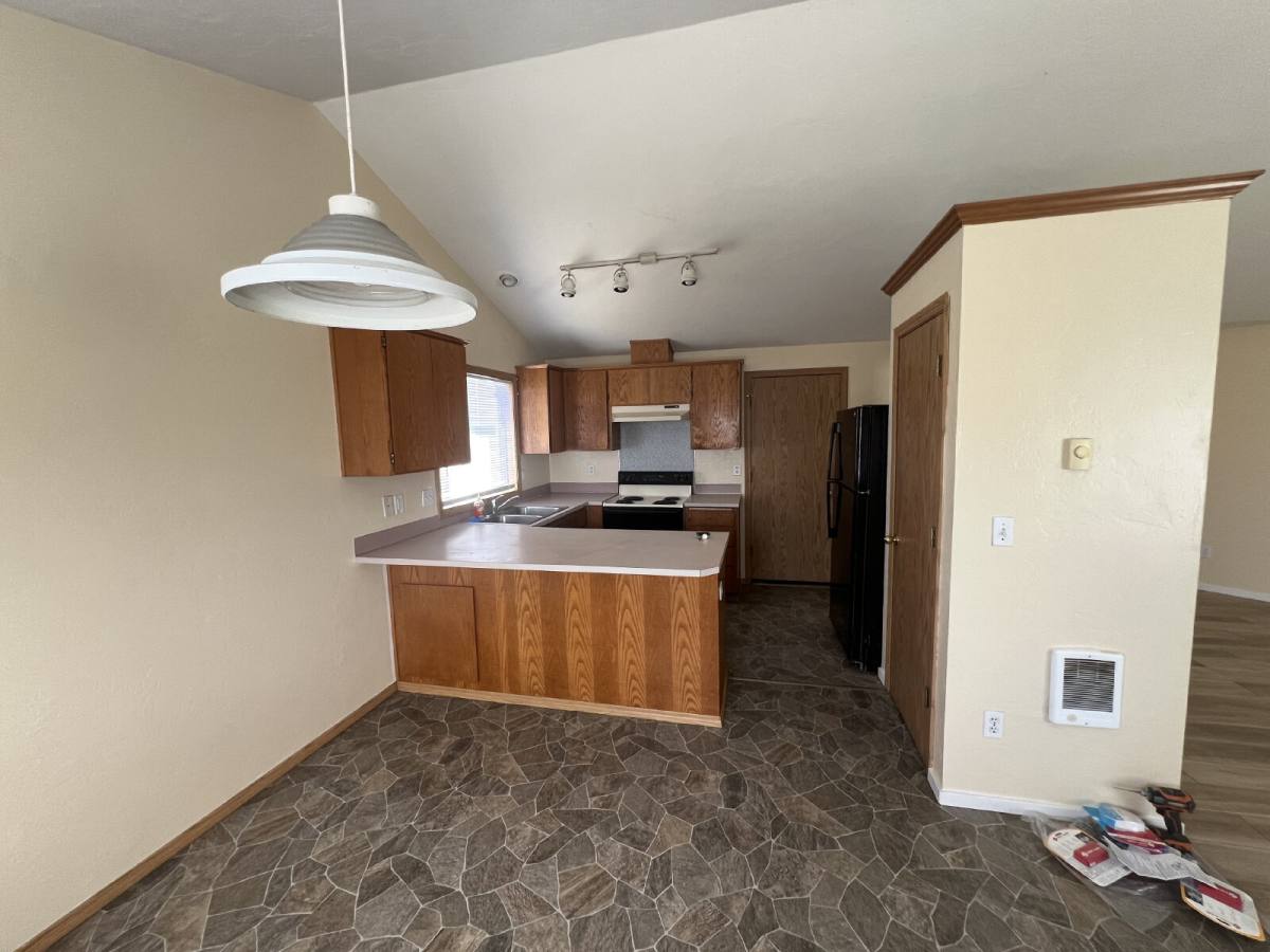 House for rent at 2786 Stark St, Eugene, OR 97404