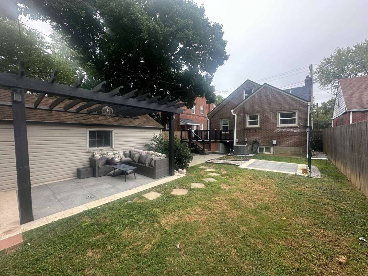 House for rent at 2939 Bon Air Ave, Louisville, KY 40205