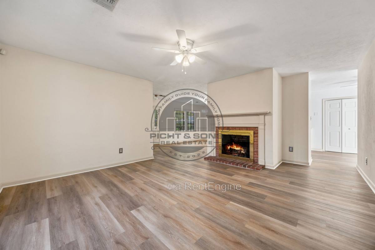 Apartment for rent at 3301 Lemoyne Court, Tallahassee, FL 32312
