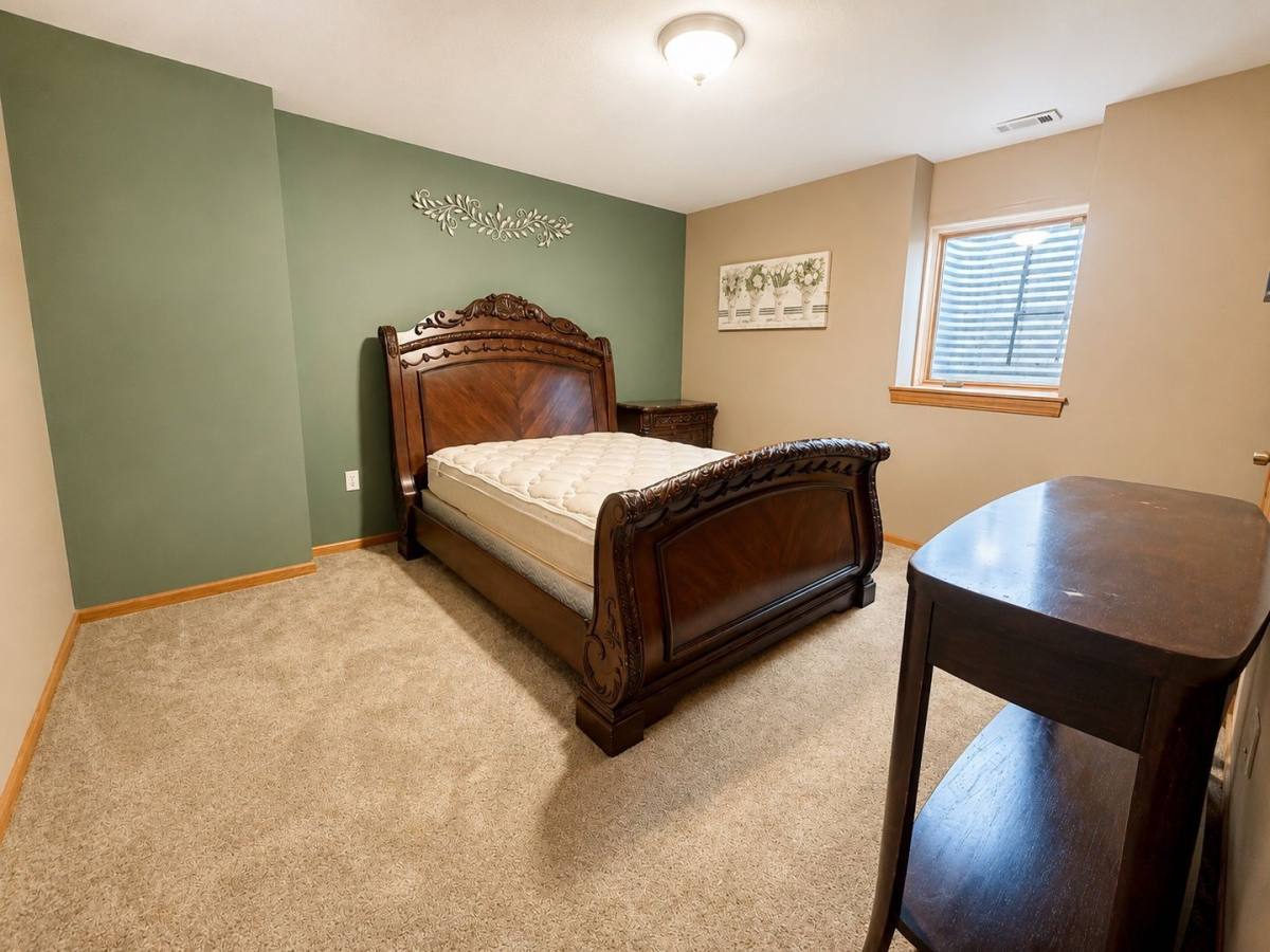 House for rent at 15561 Yakima St NW, Anoka, MN 55303