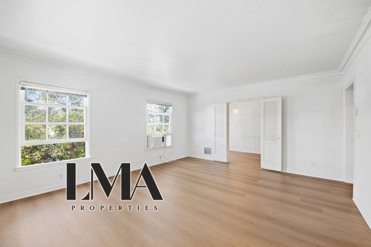 Apartment for rent at 136 S Roxbury Dr #5, Beverly Hills, CA 90212