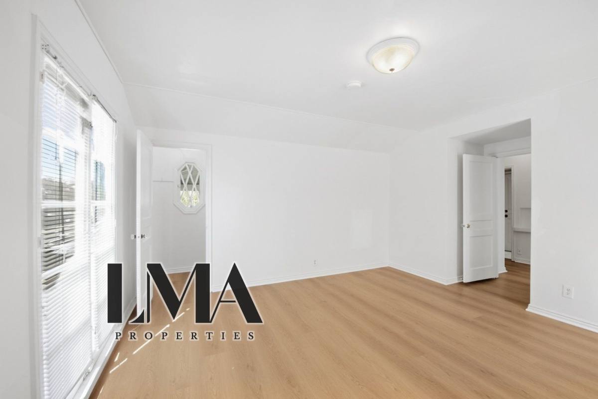 Apartment for rent at 136 S Roxbury Dr #5, Beverly Hills, CA 90212