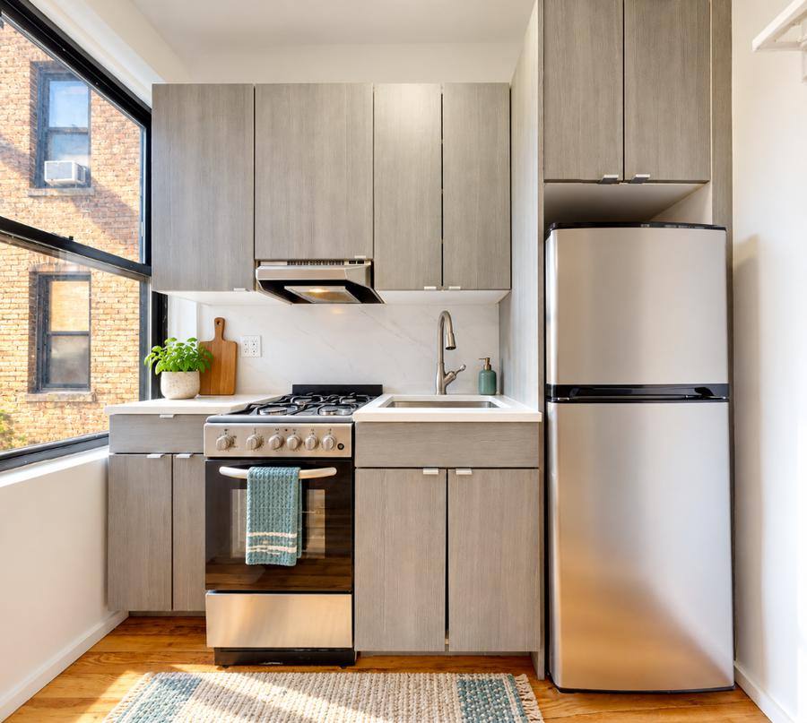 Apartment for rent at 254 Seaman Ave #E6, New York, NY 10034
