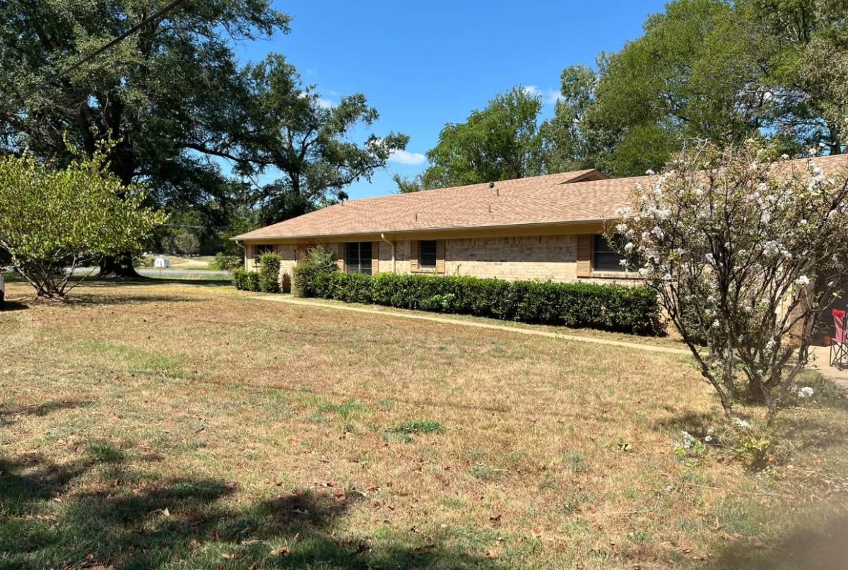 House for rent at 185 Pyeatt Dr, Gladewater, TX 75647