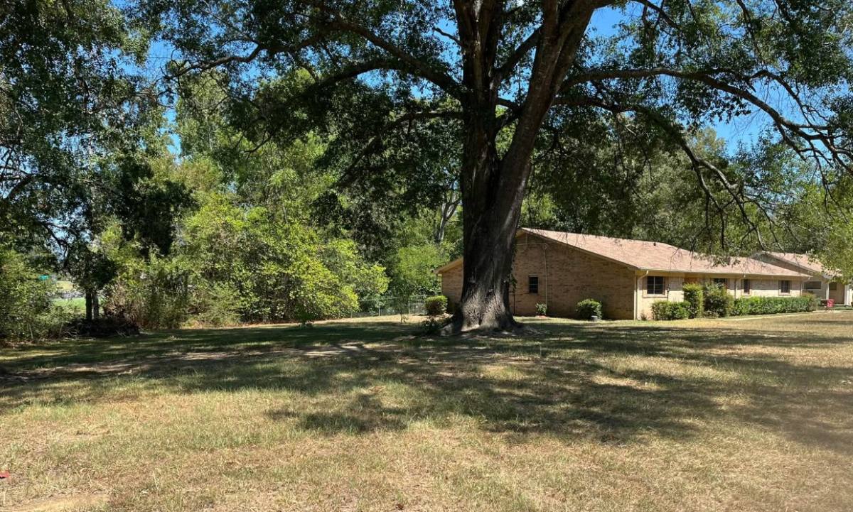 House for rent at 185 Pyeatt Dr, Gladewater, TX 75647