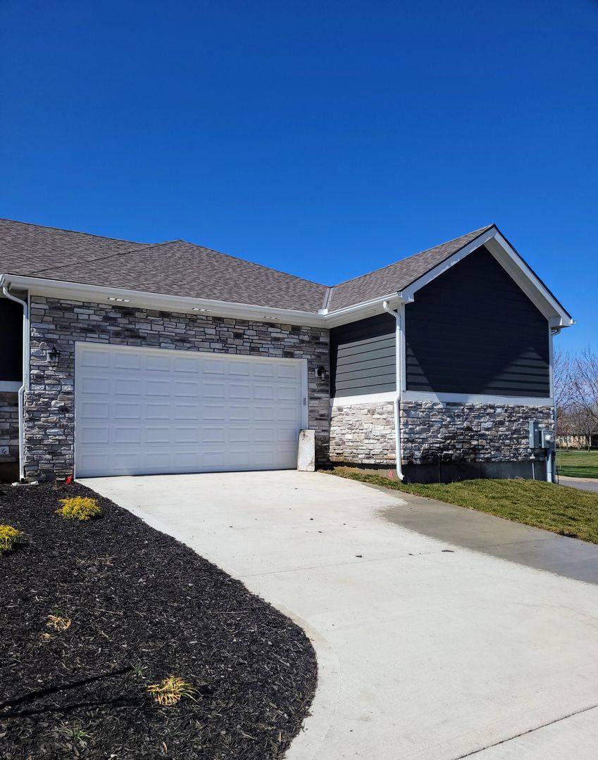 Townhouse for rent at 15845 Foster St, Overland Park, KS 66223