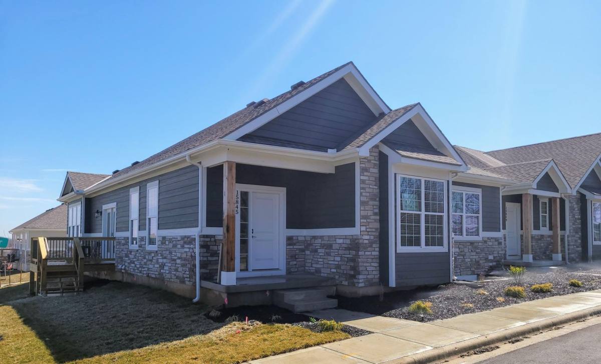 Townhouse for rent at 15845 Foster St, Overland Park, KS 66223