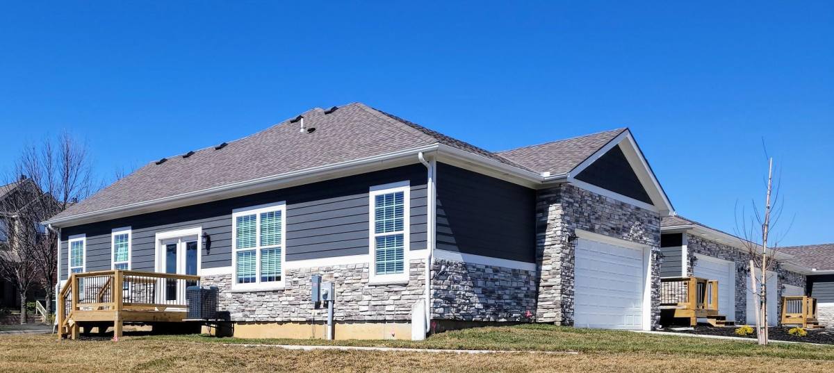 Townhouse for rent at 15845 Foster St, Overland Park, KS 66223