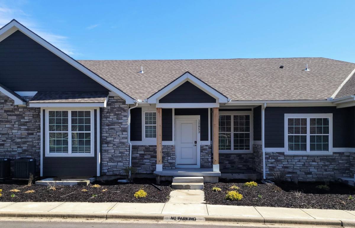 Townhouse for rent at 15845 Foster St, Overland Park, KS 66223