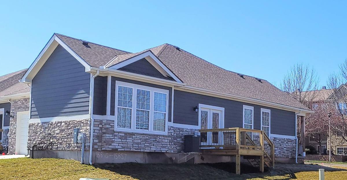 Townhouse for rent at 15845 Foster St, Overland Park, KS 66223