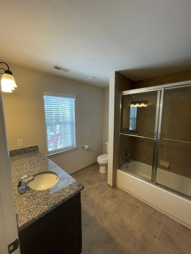 Apartment for rent at 8139-8169 Williamstown Dr, Utica, MI 48316