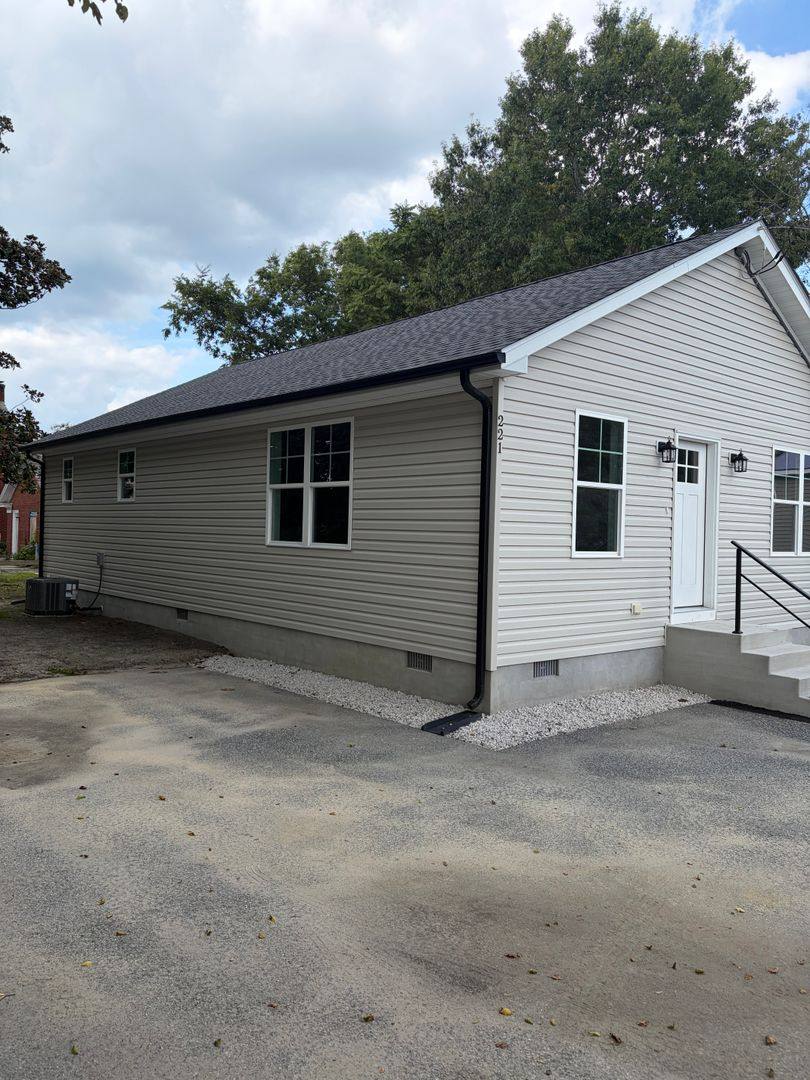 House for rent at 221 Strawberry Alley, Georgetown, DE 19947