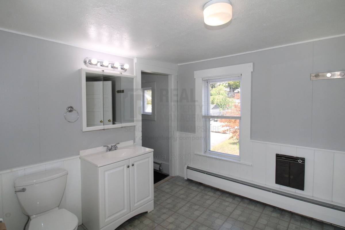 Apartment for rent at 546 Main St #2 2, Farmington, NH 03835