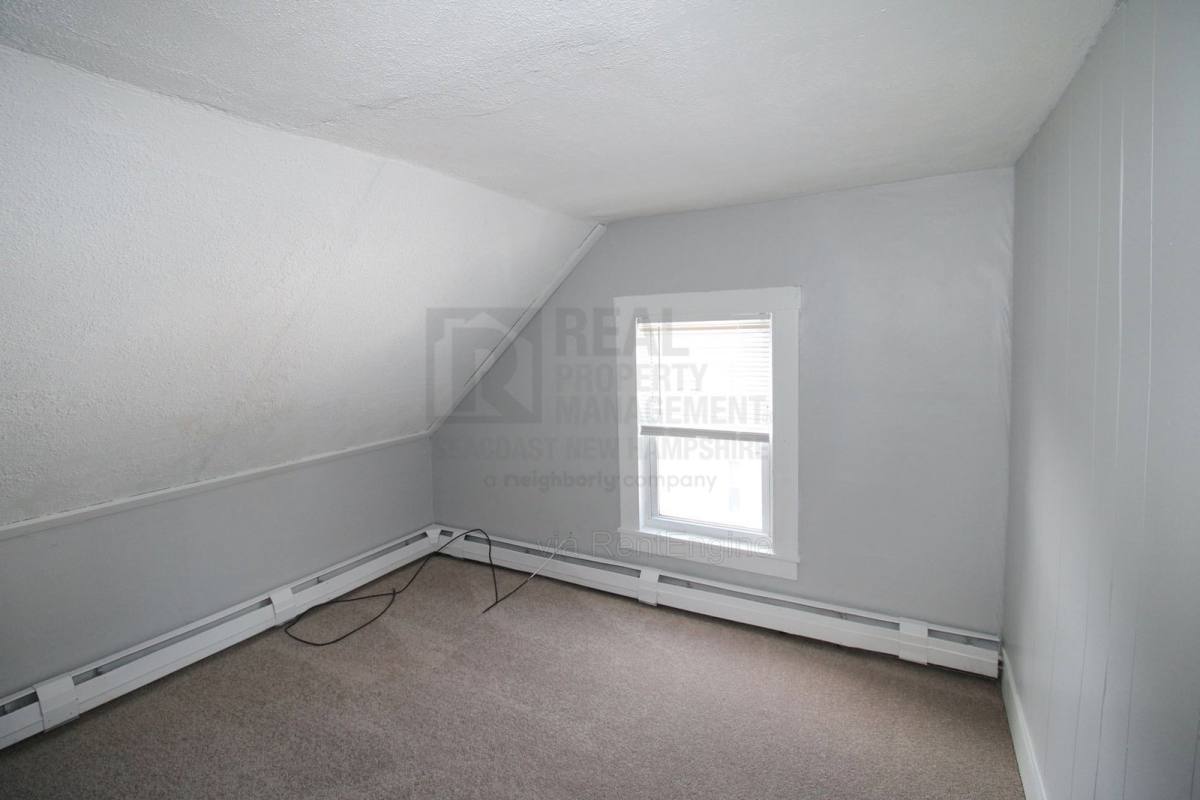 Apartment for rent at 546 Main St #2 2, Farmington, NH 03835