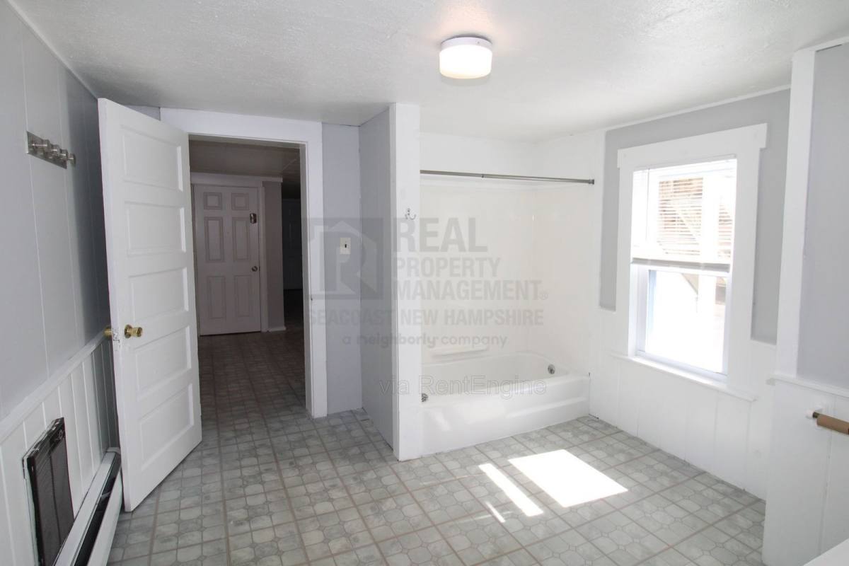 Apartment for rent at 546 Main St #2 2, Farmington, NH 03835