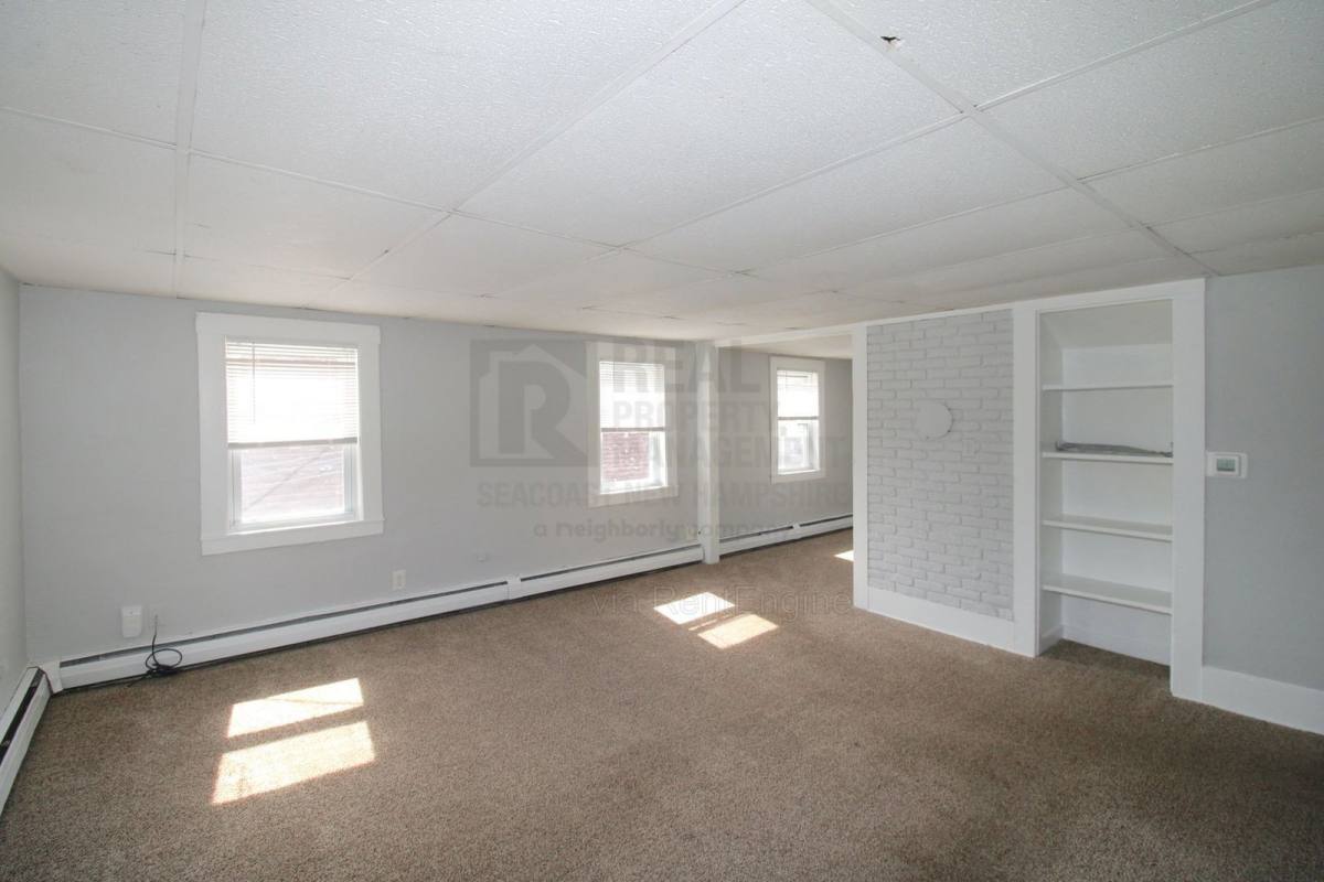 Apartment for rent at 546 Main St #2 2, Farmington, NH 03835