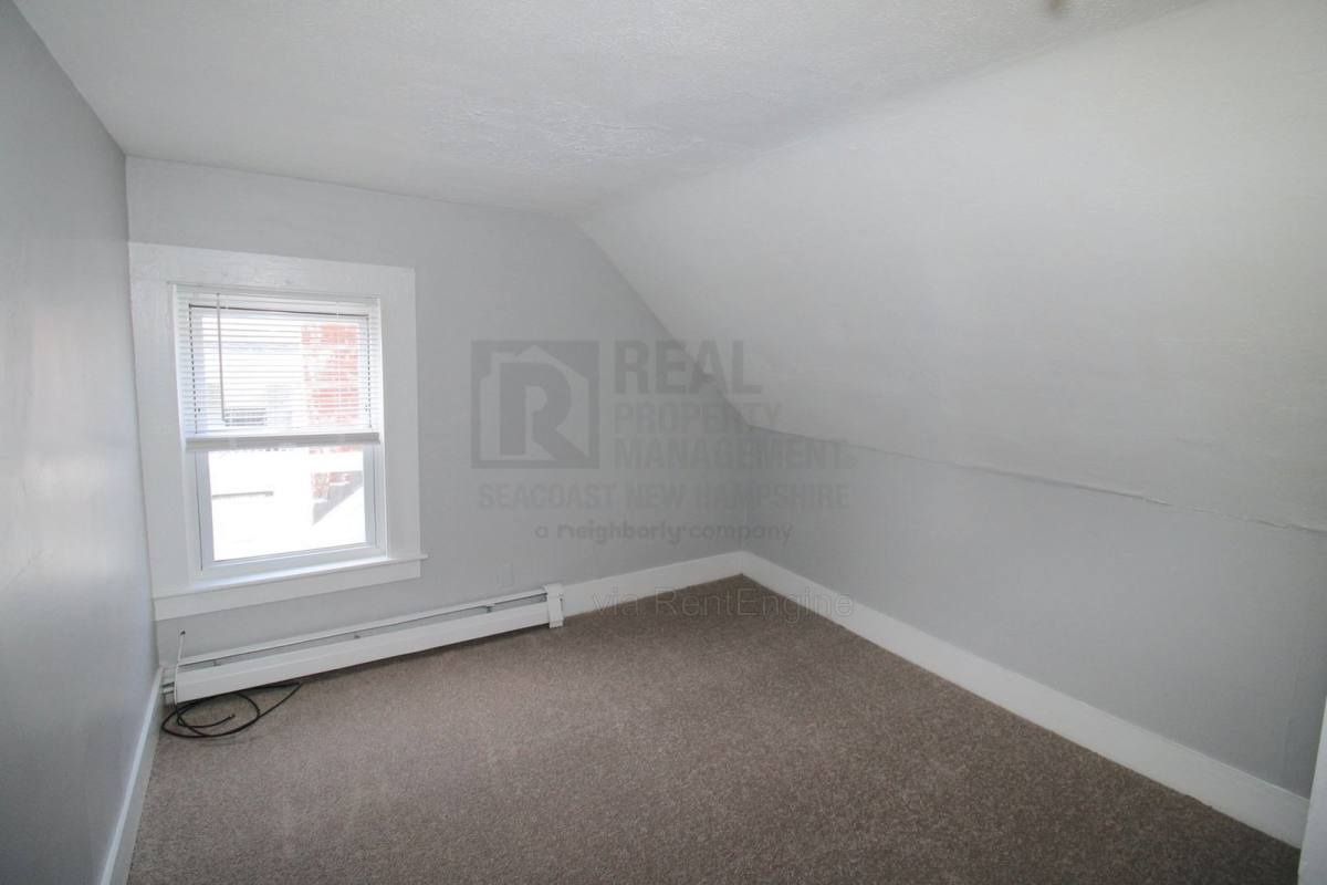 Apartment for rent at 546 Main St #2 2, Farmington, NH 03835