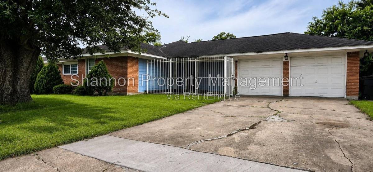 House for rent at 5655 Meadow Creek Lane, Houston, TX 77017