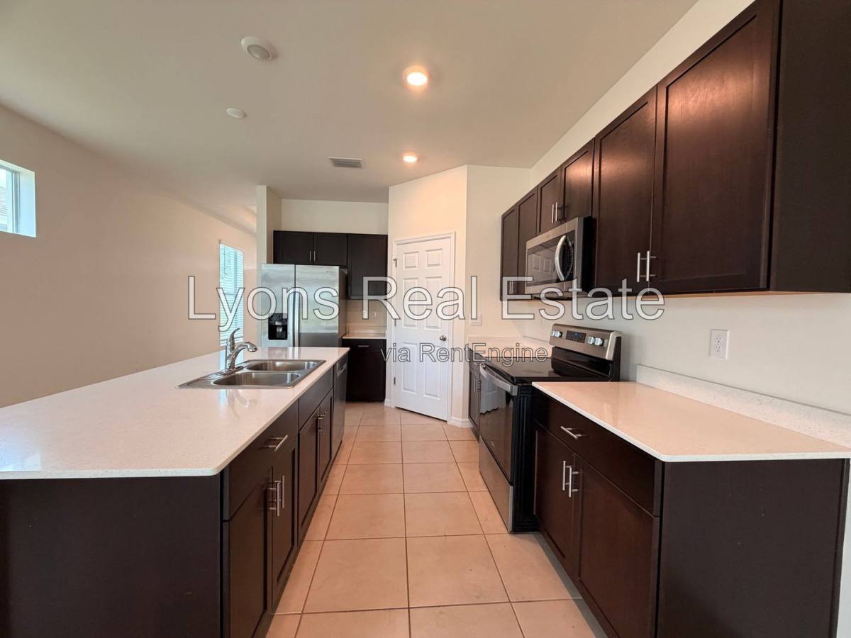 House for rent at 816 Friendship Circle, Labelle, FL 33935