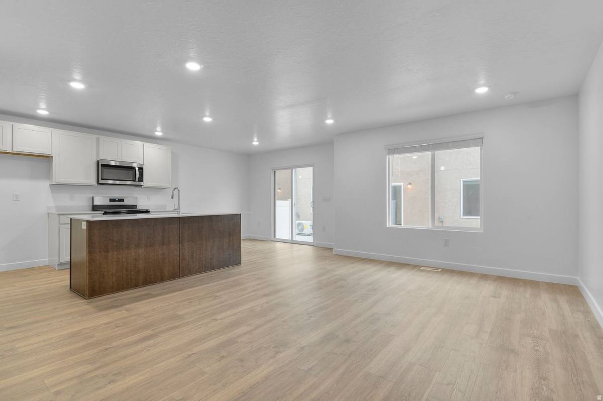 Townhouse for rent at 1935 E Belmont Lane, Salem, UT 84653