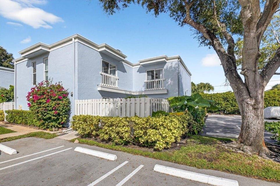 Townhouse for rent at 1010 NE 8th Ave #39G, Delray Beach, FL 33483