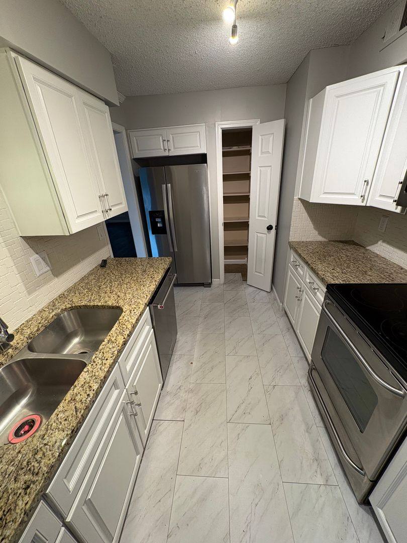 Apartment for rent at 5108 W 62nd St, Mission, KS 66205
