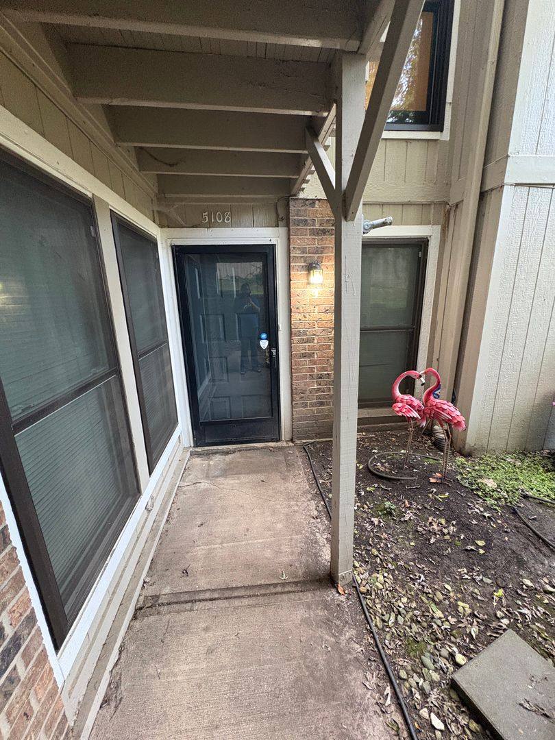 Apartment for rent at 5108 W 62nd St, Mission, KS 66205