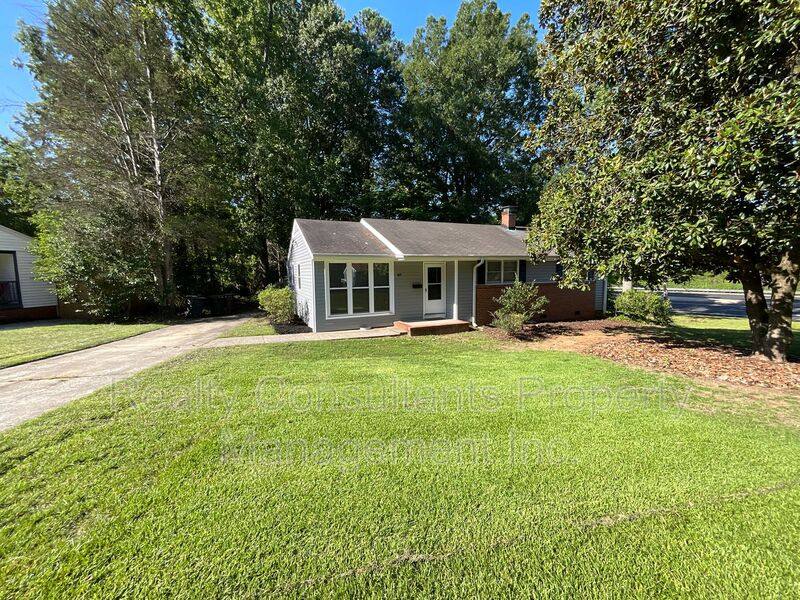 House for rent at 1413 Gracewood Dr, Greensboro, NC 27408