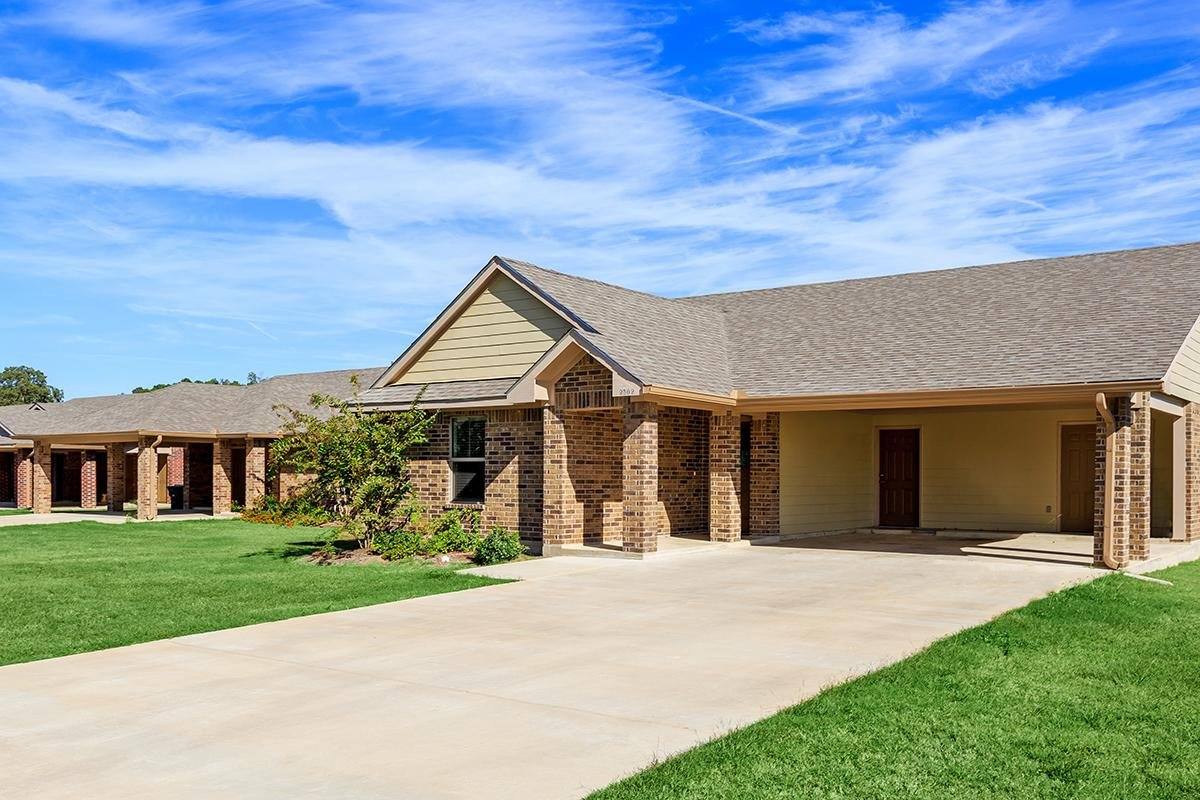 Apartment for rent at 1010 Lavender Dr, Winnsboro, LA 71295
