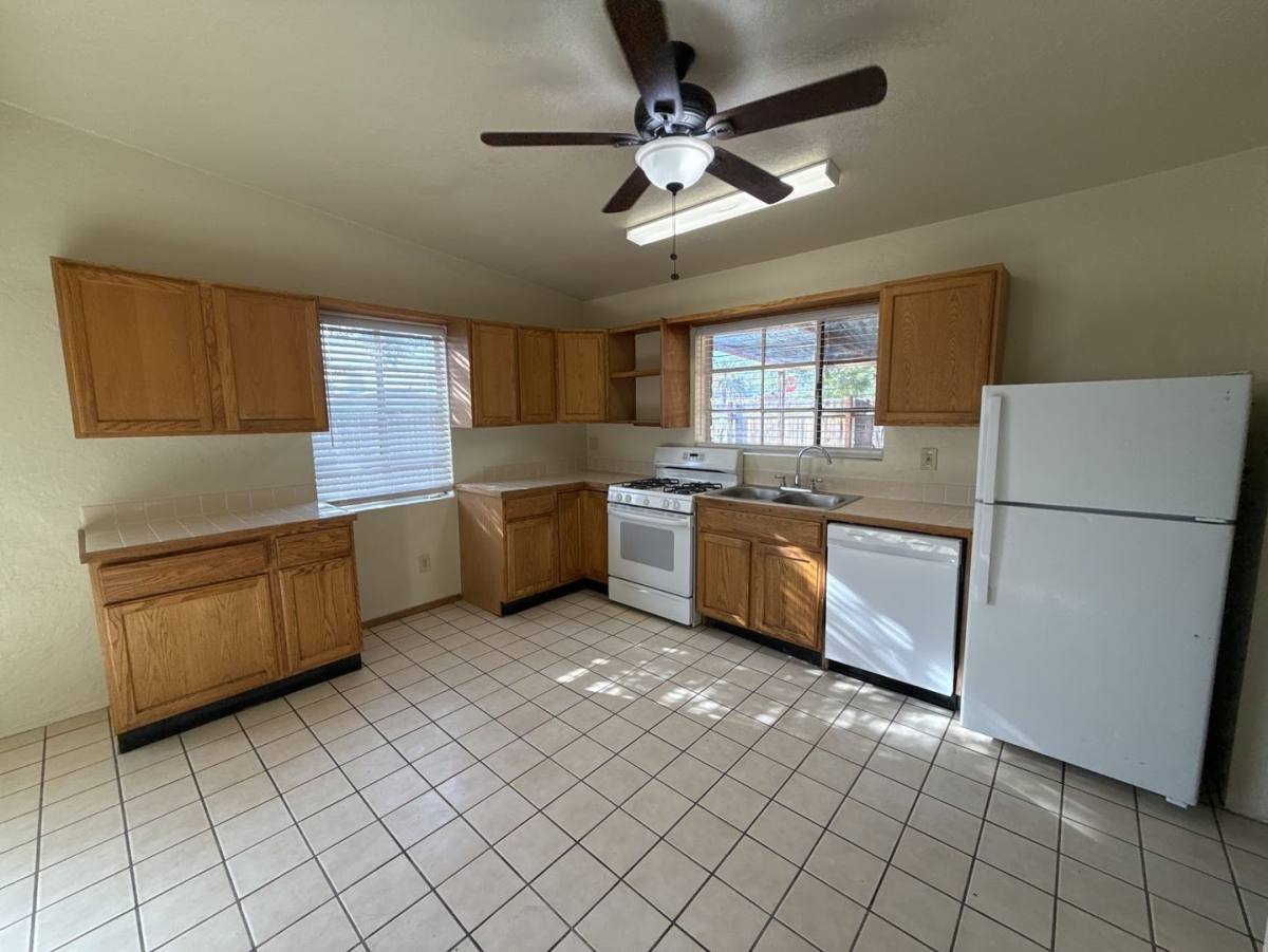 Townhouse for rent at 4443 S 4th Ave, Tucson, AZ 85714