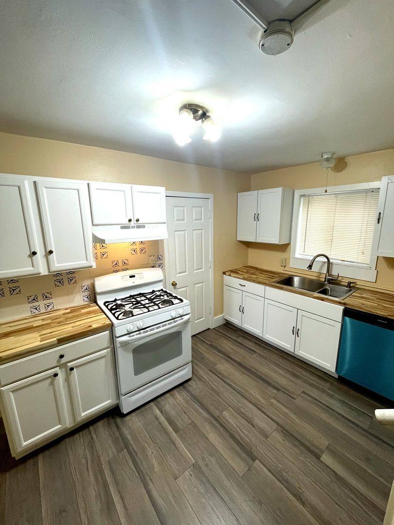 Apartment for rent at 3145 Snow Rd, Ypsilanti, MI 48198