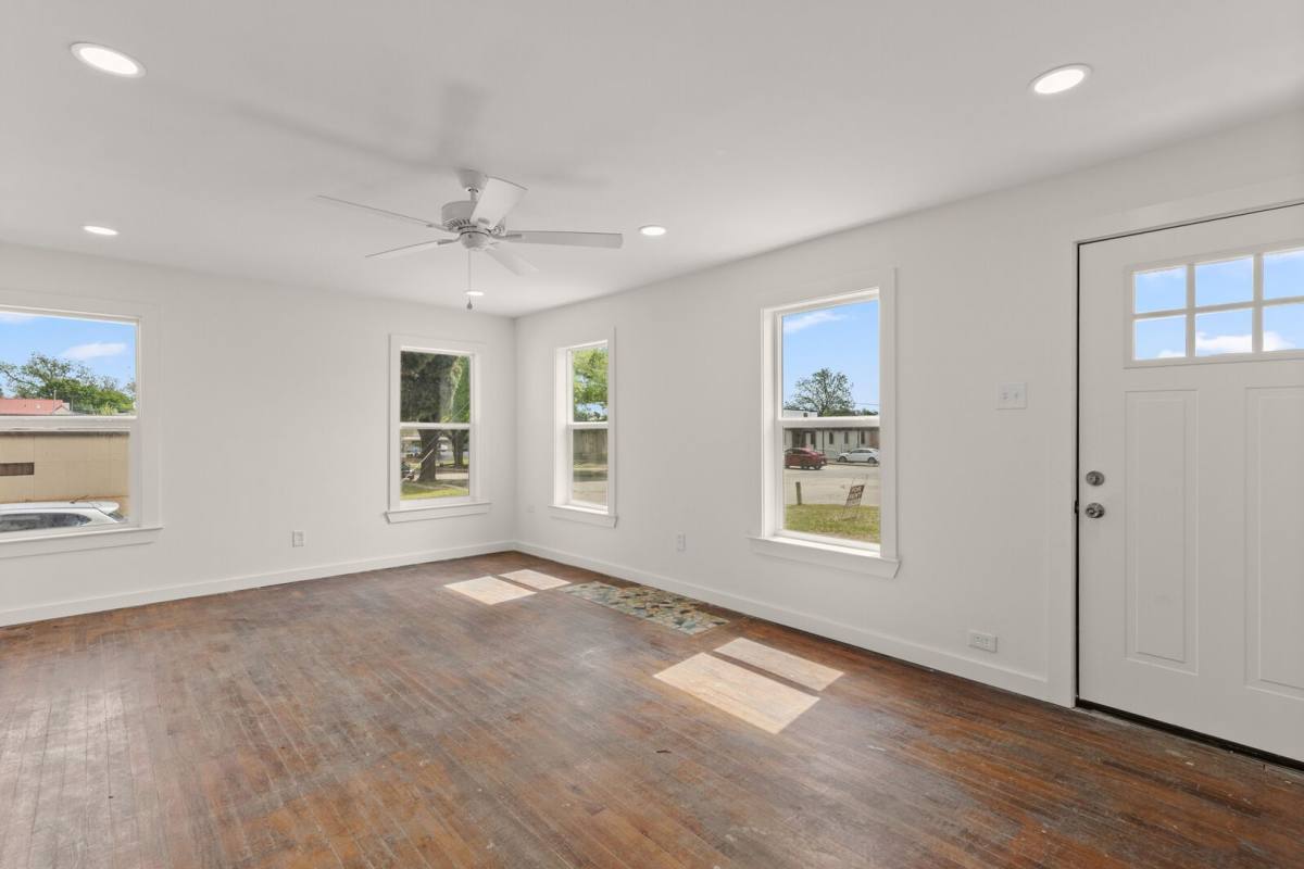 Apartment for rent at 2401 Columbus Ave, Waco, TX 76701