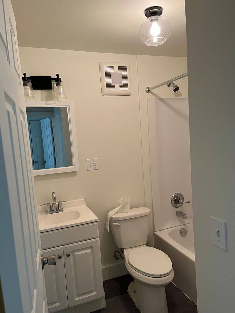 Apartment for rent at 917 Pearl St, St. Joseph, MI 49085