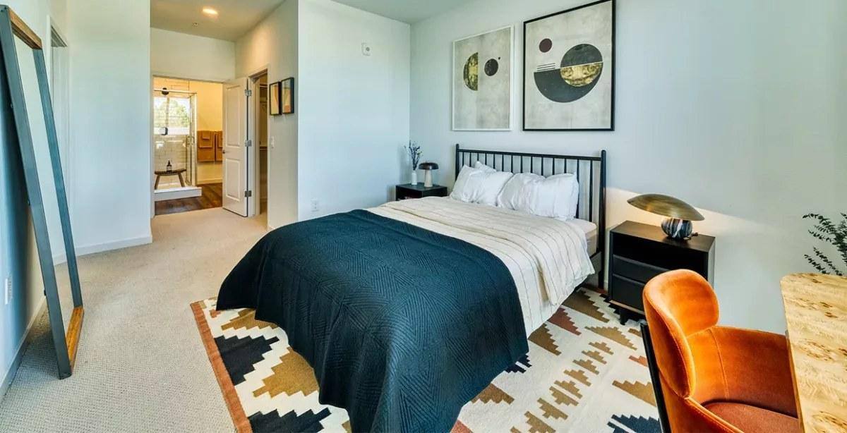 Apartment for rent at 100 W Indian School Rd, Phoenix, AZ 85012