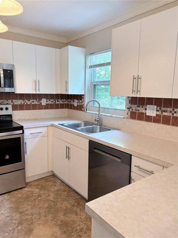 Townhouse for rent at 2297 NW 171st Terrace, Pembroke Pines, FL 33028