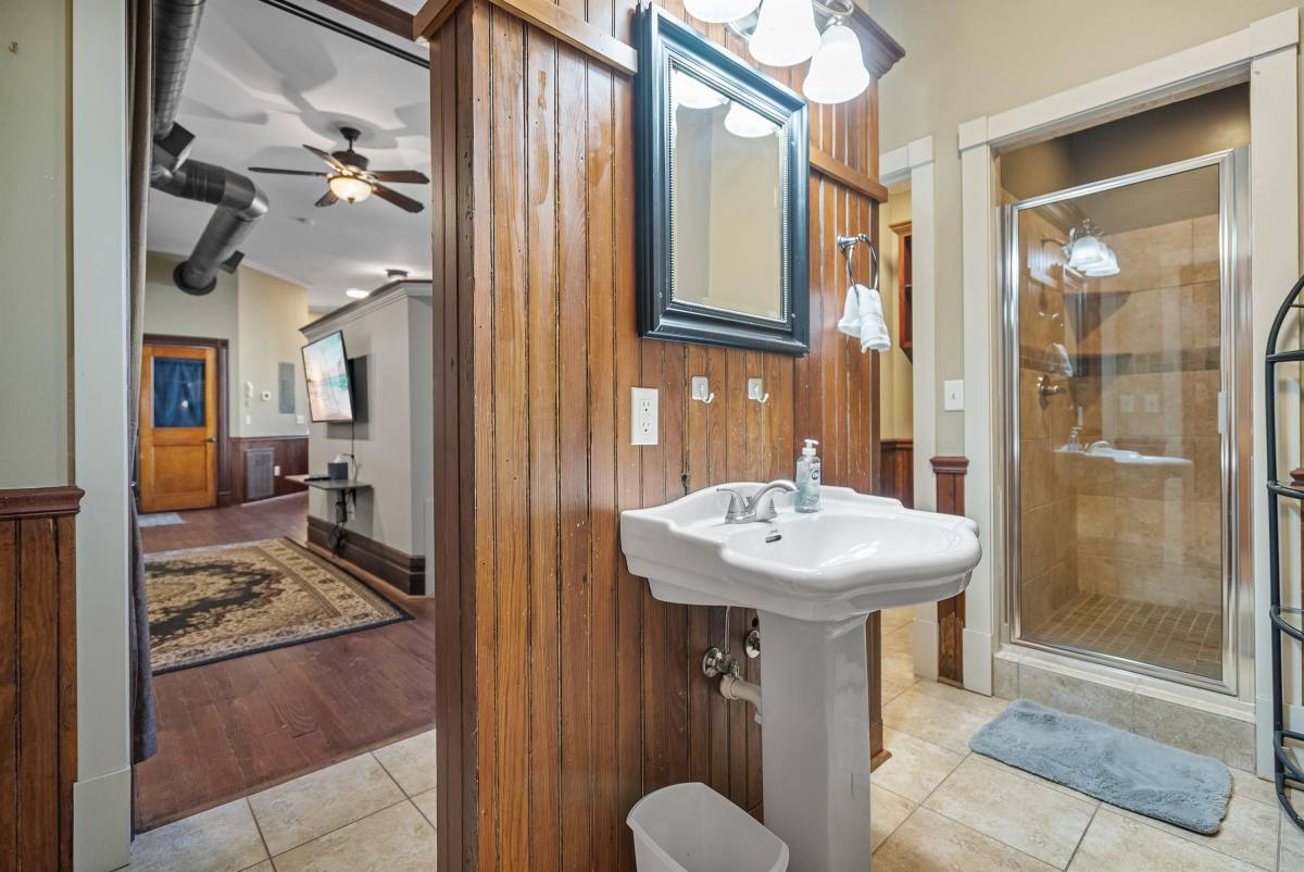 Apartment for rent at 118 SW 8th Ave #302, Topeka, KS 66603