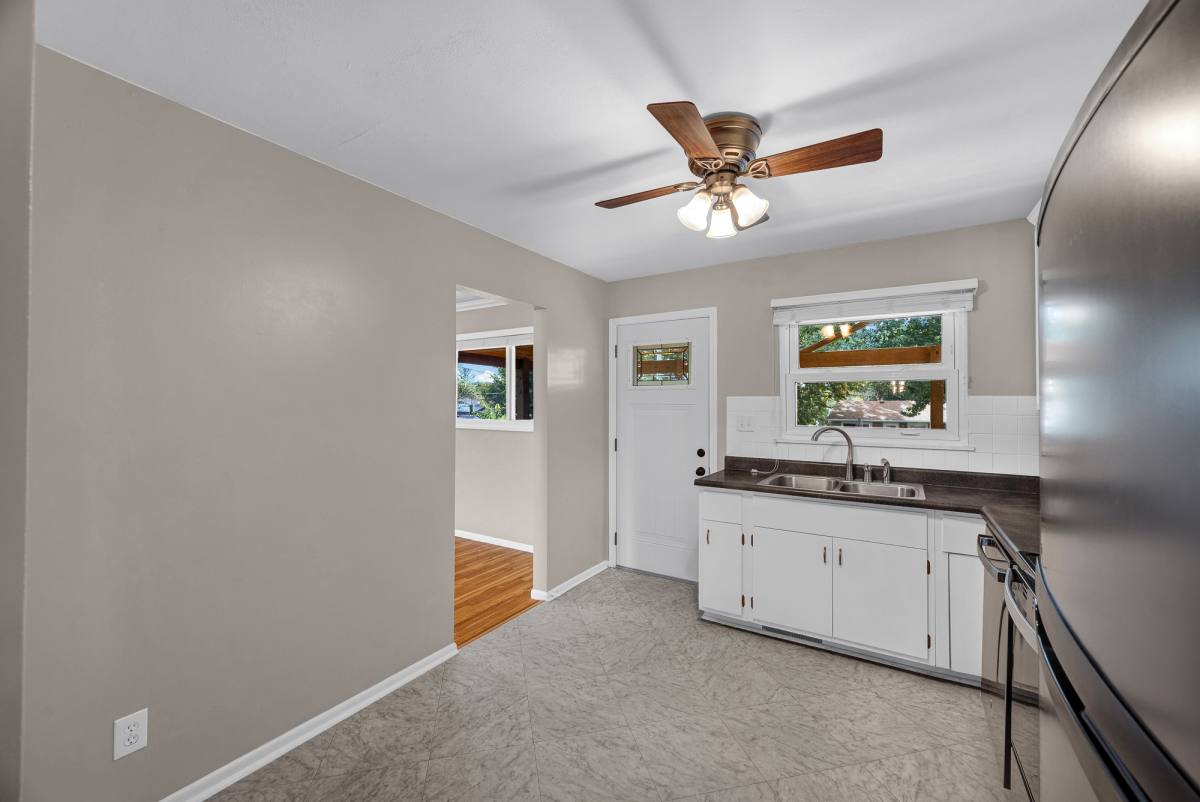 House for rent at 1610 W Oakglen Dr, Peoria, IL 61614