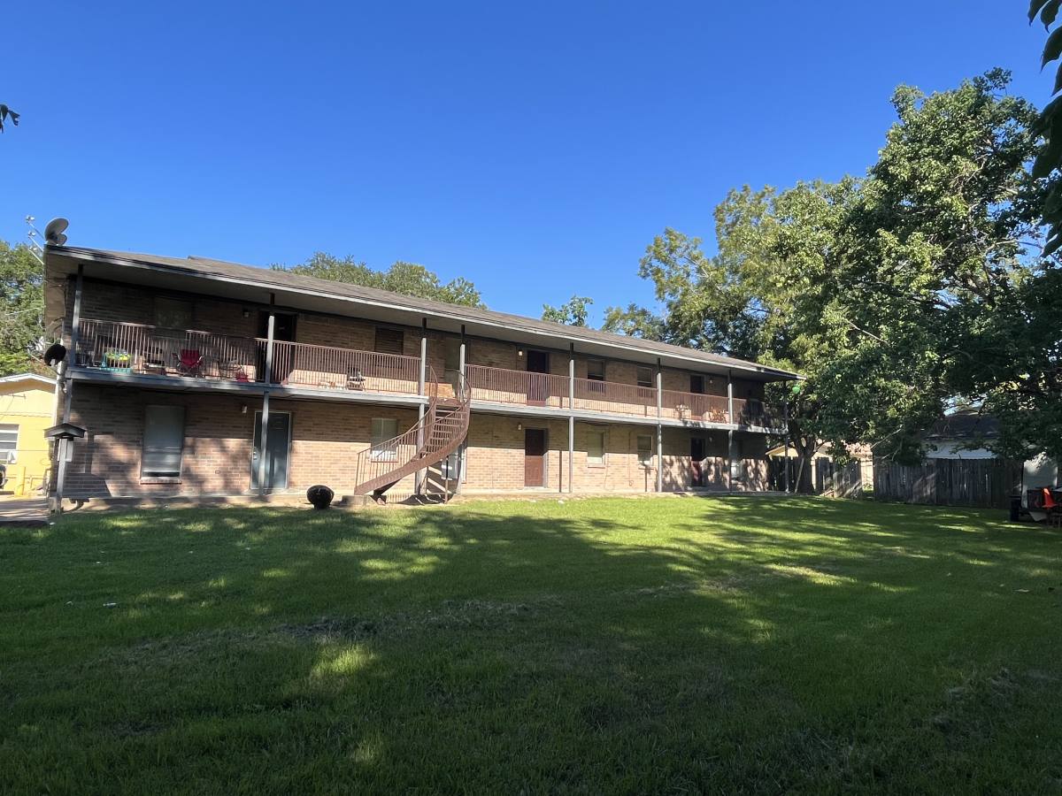 Apartment for rent at 1842 Thompson St #2, La Marque, TX 77568