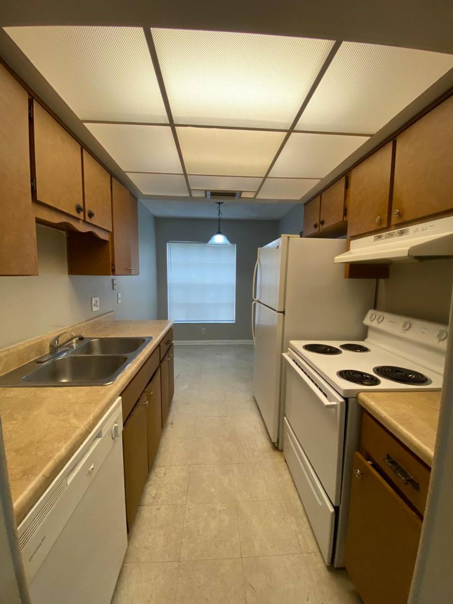 Apartment for rent at 650 Ave J NW, Winter Haven, FL 33881