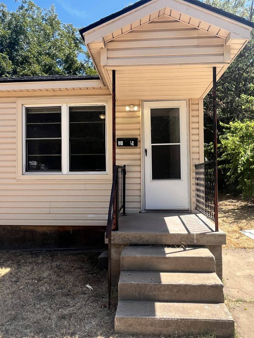 House for rent at 910 1/2 SW, Lawton, OK 73501
