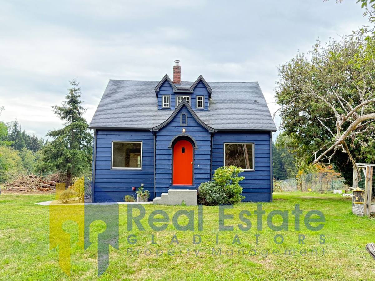 House for rent at 30620 3rd Ave NE, Stanwood, WA 98292