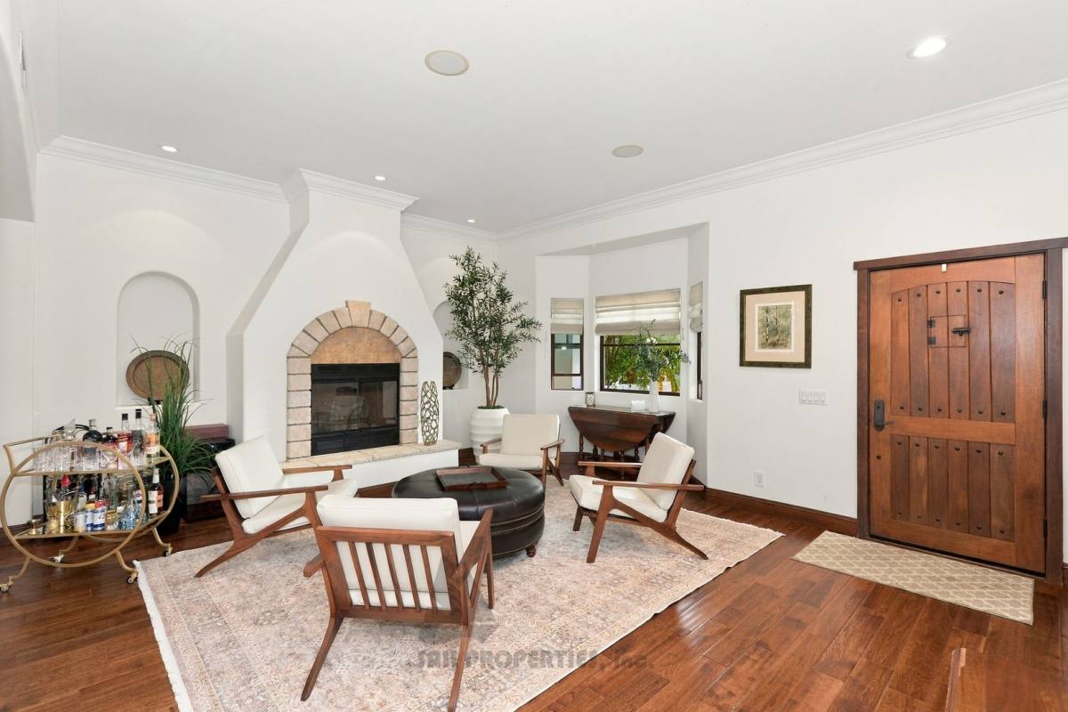 House for rent at 1115 California St, Huntington Beach, CA 92648