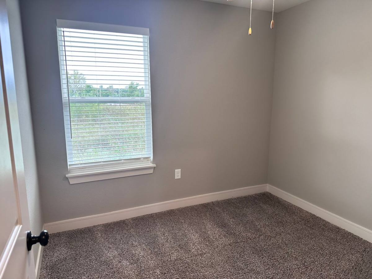 Townhouse for rent at 1542 NE Shale Court, Grain Valley, MO 64029