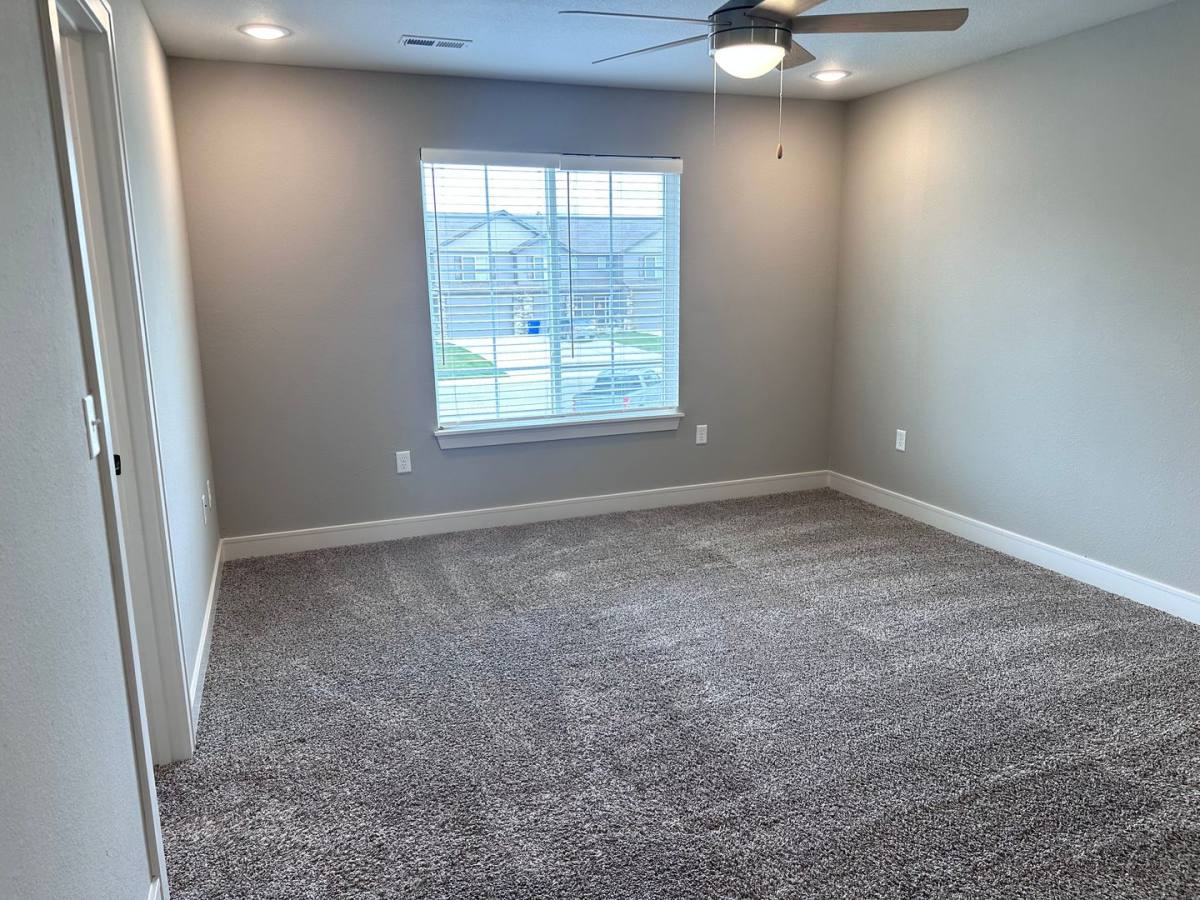 Townhouse for rent at 1542 NE Shale Court, Grain Valley, MO 64029
