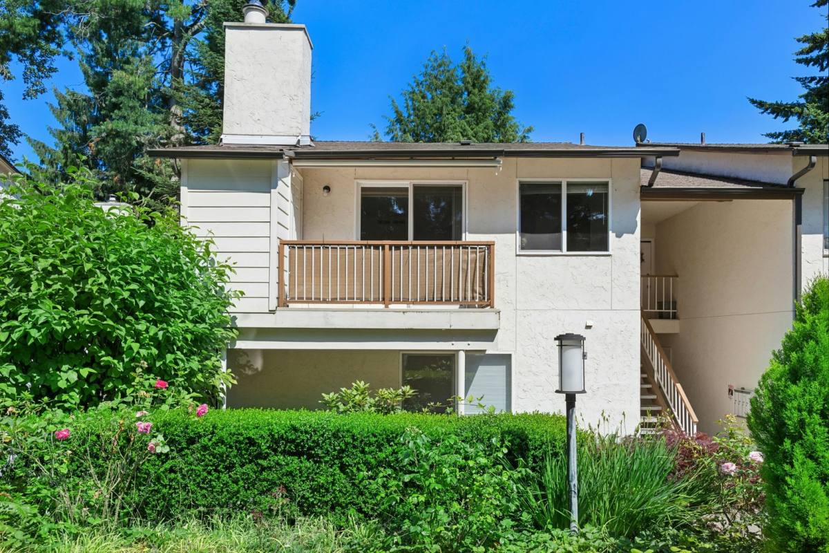 Condo for rent at 14136 74th Place NE #C, Kirkland, WA 98034