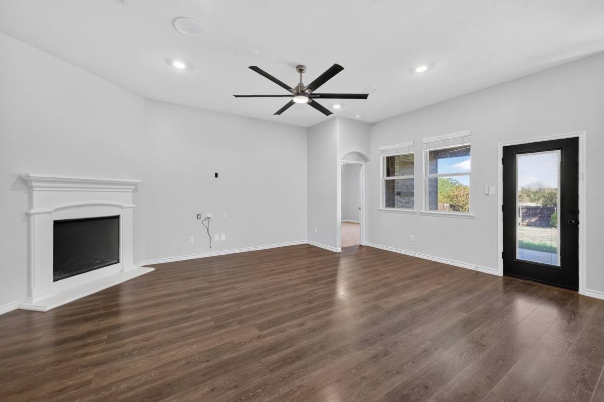 House for rent at 108 Lakeview Circle, Pilot Point, TX 76258