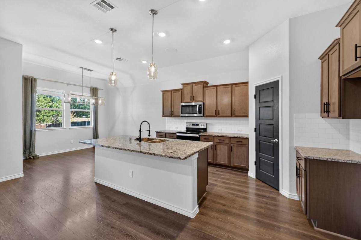 House for rent at 108 Lakeview Circle, Pilot Point, TX 76258